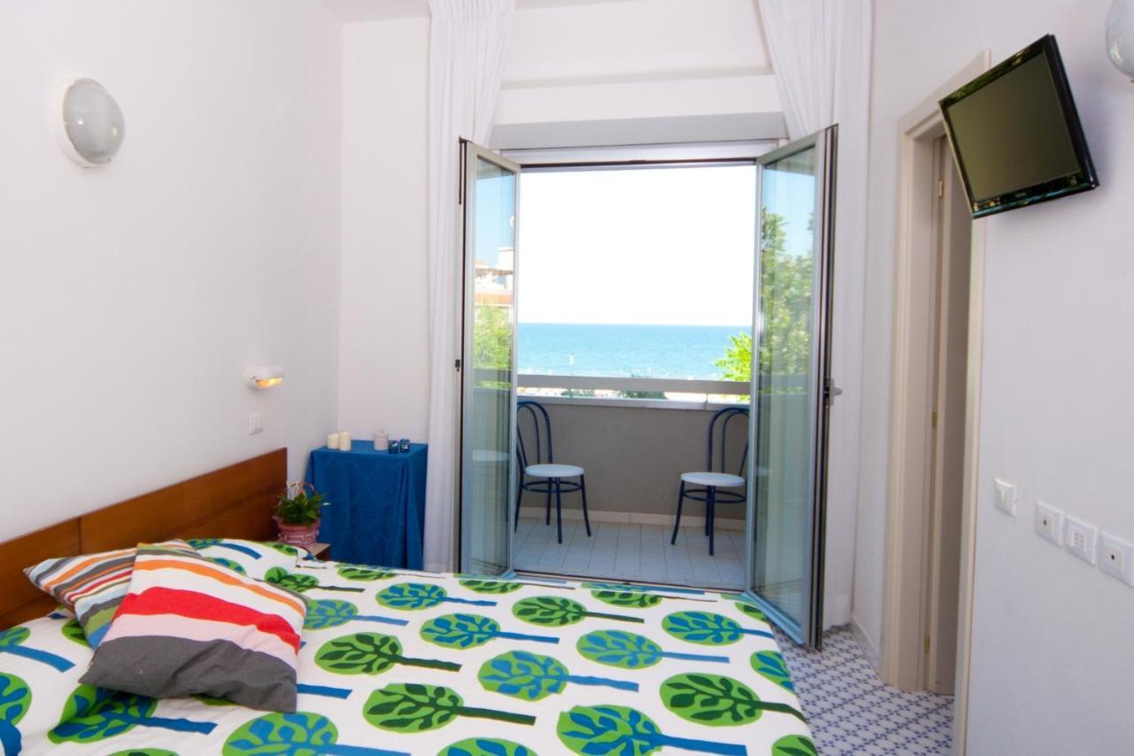 Hotel Le Terrazze Riccione Camera foto