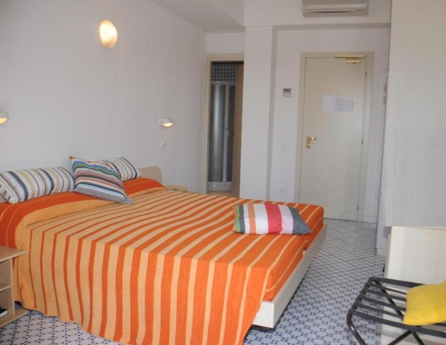 Hotel Le Terrazze Riccione Esterno foto
