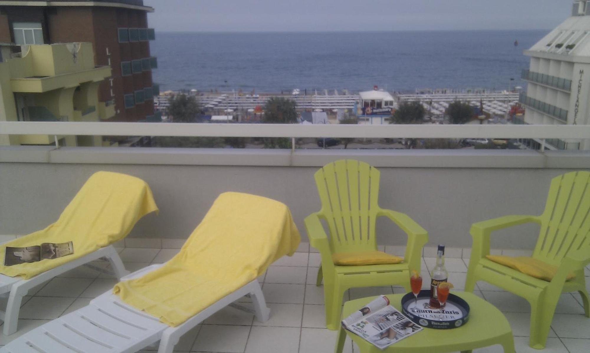 Hotel Le Terrazze Riccione Esterno foto