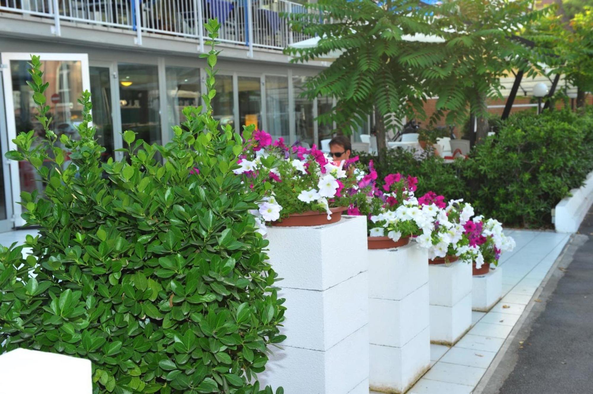 Hotel Le Terrazze Riccione Esterno foto