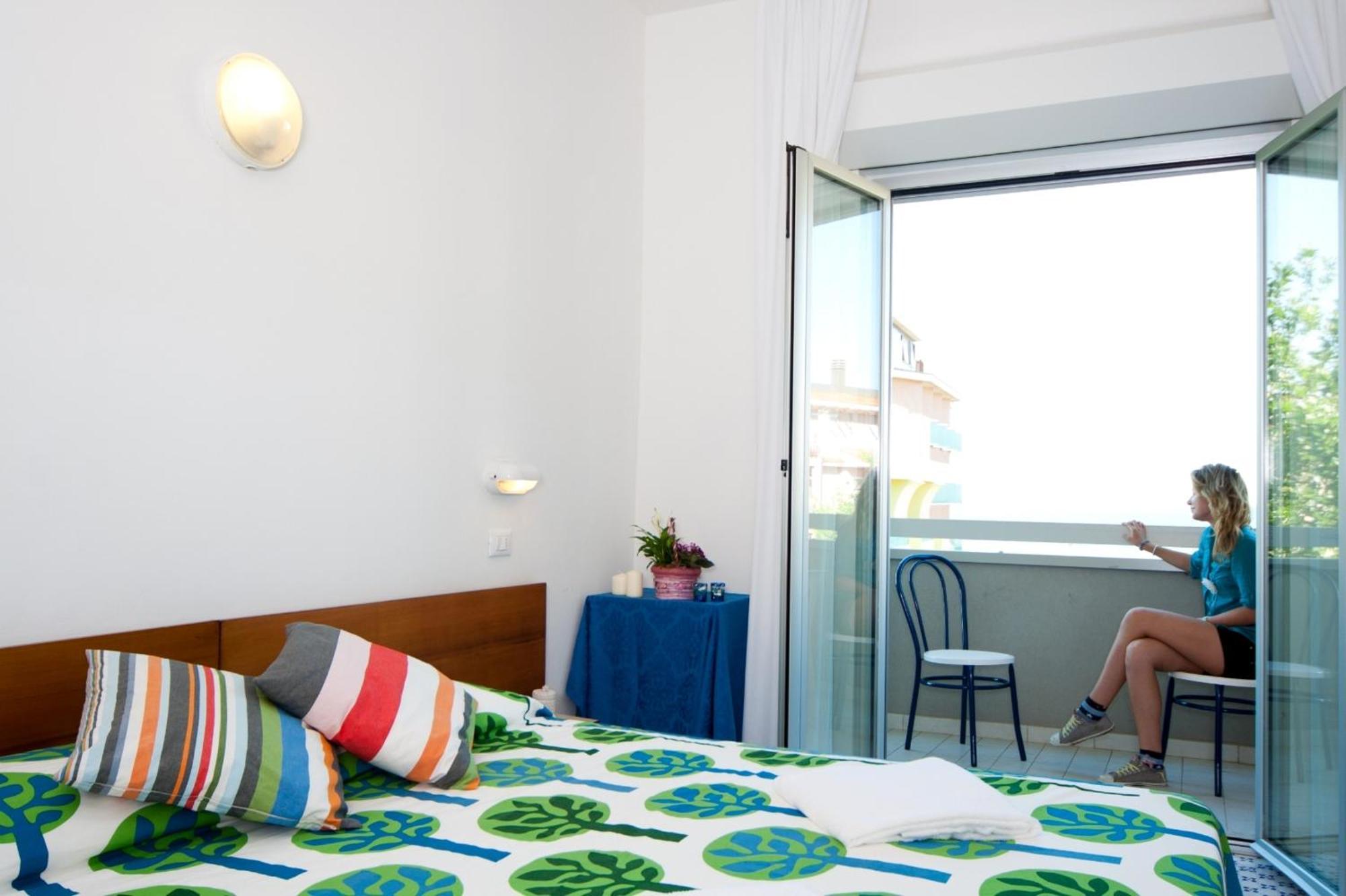 Hotel Le Terrazze Riccione Esterno foto