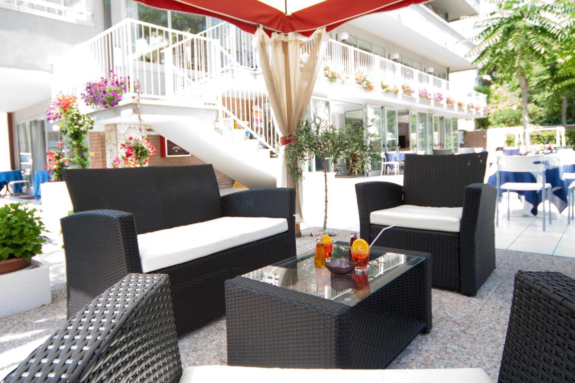 Hotel Le Terrazze Riccione Esterno foto