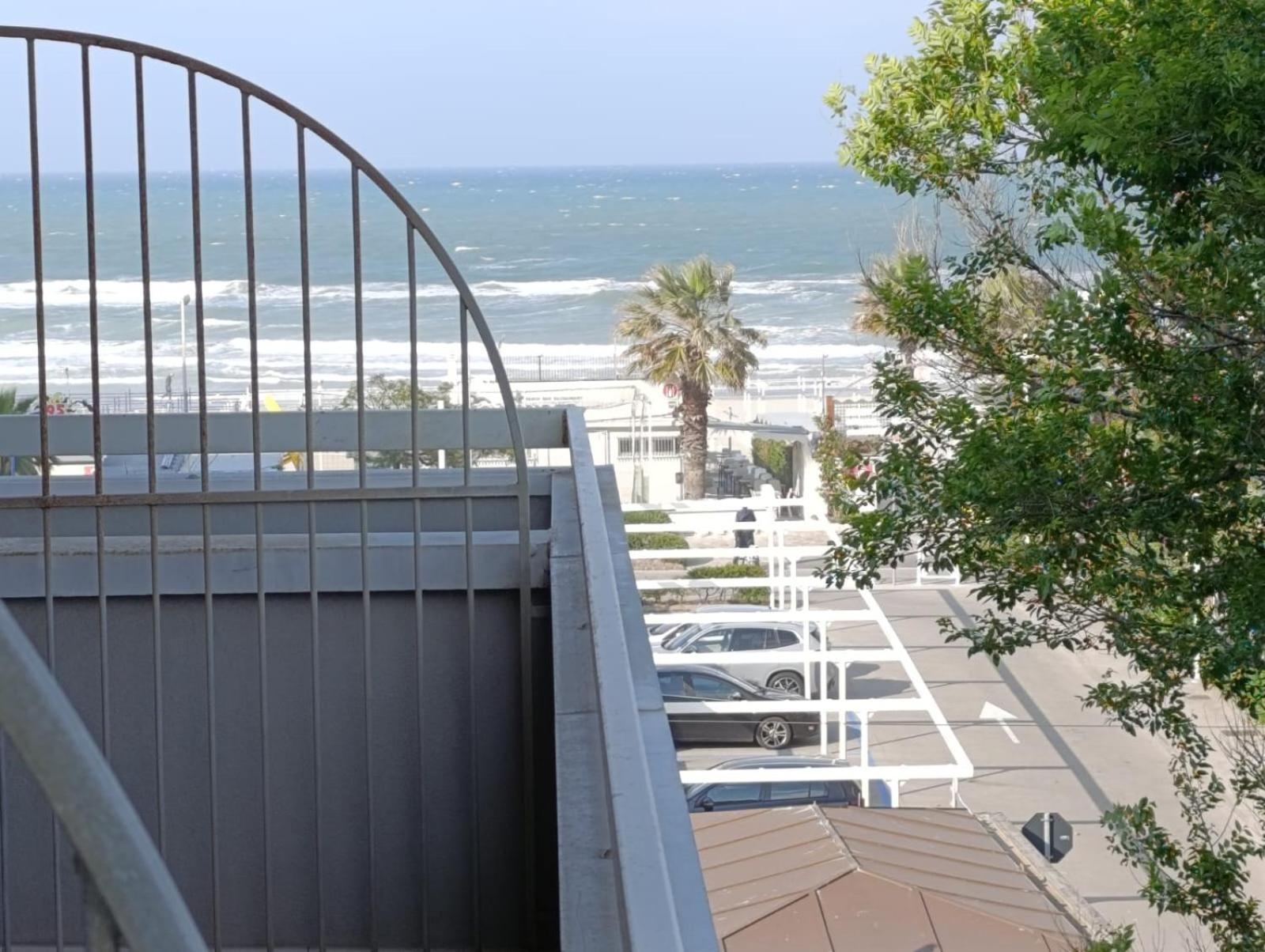 Hotel Le Terrazze Riccione Esterno foto