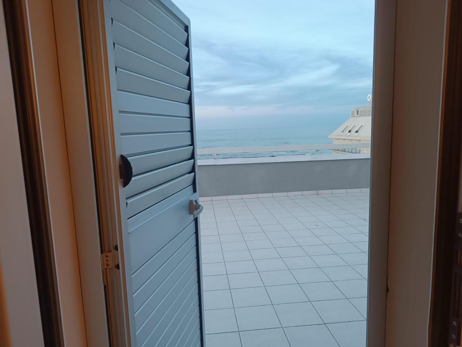 Hotel Le Terrazze Riccione Esterno foto
